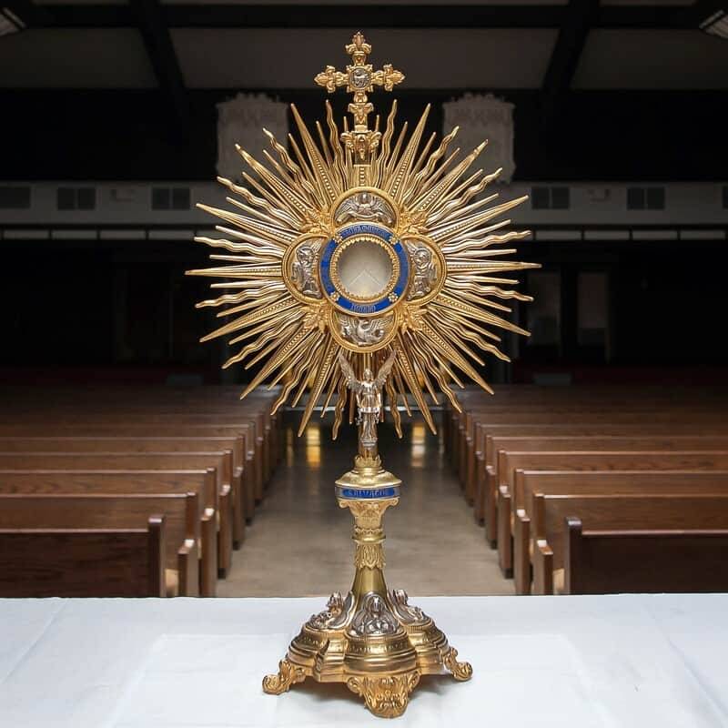 Eucharistic monstrance